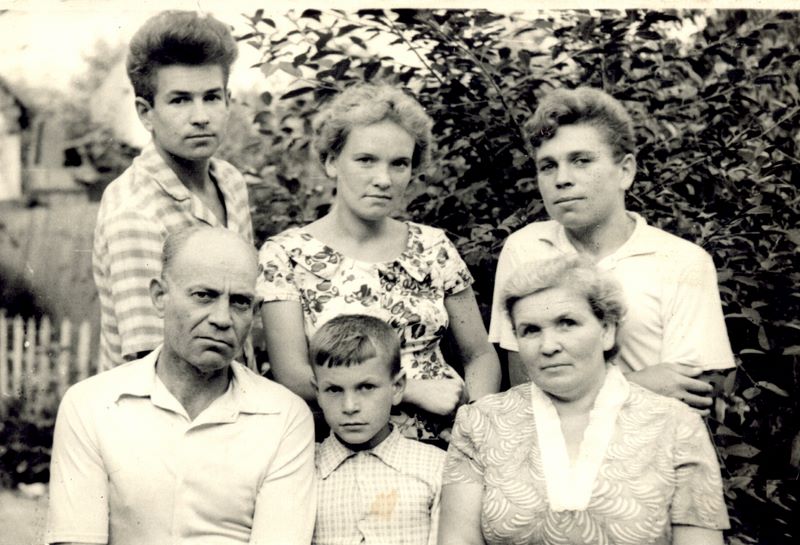 Семья Месник Таловая 1961 год.
