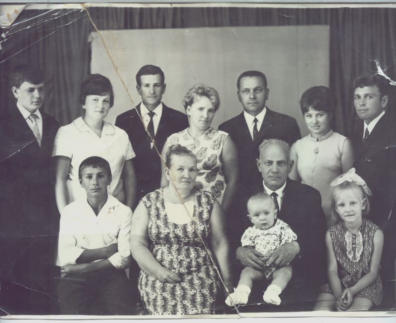 Семья Месник 1969 год. Таловая
